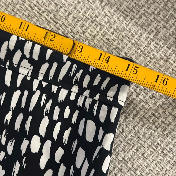 ANN TAYLOR Black & White Print Pencil Skirt - Picture 4 of 10